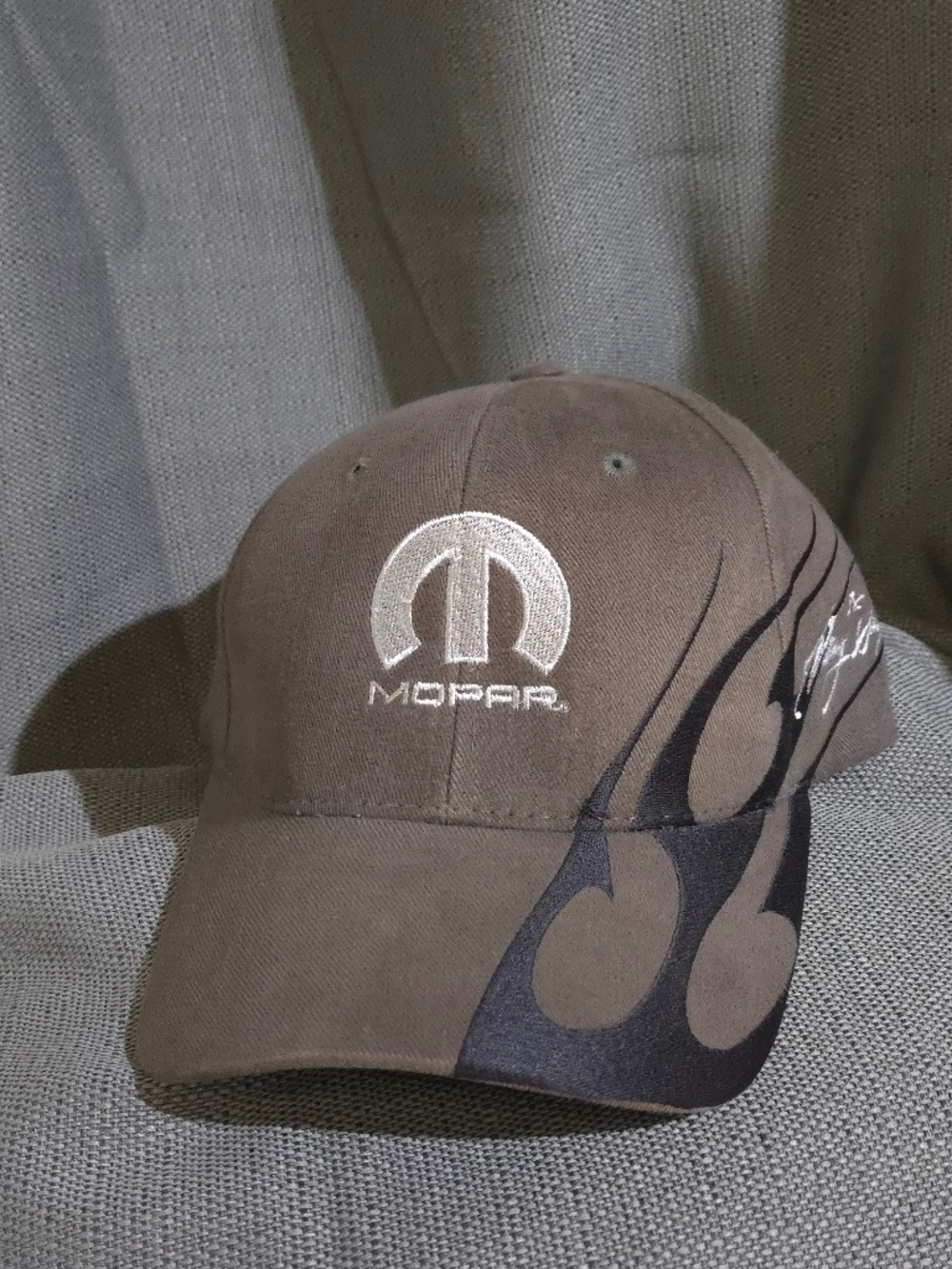 2004 Gary Scelzi MOPAR Cap
